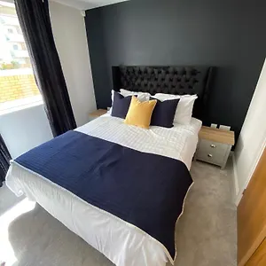 Apartment The Courtyard By Staying-away With Free Parking, Cardiff